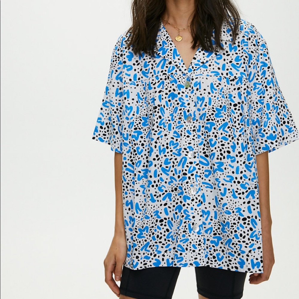 NEW WITH TAGS - Aritzia oversized button up